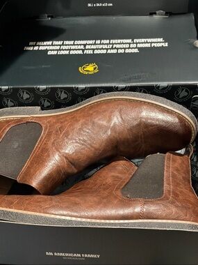 Deer Stags Brown Leather Chukka Chelsea Boots